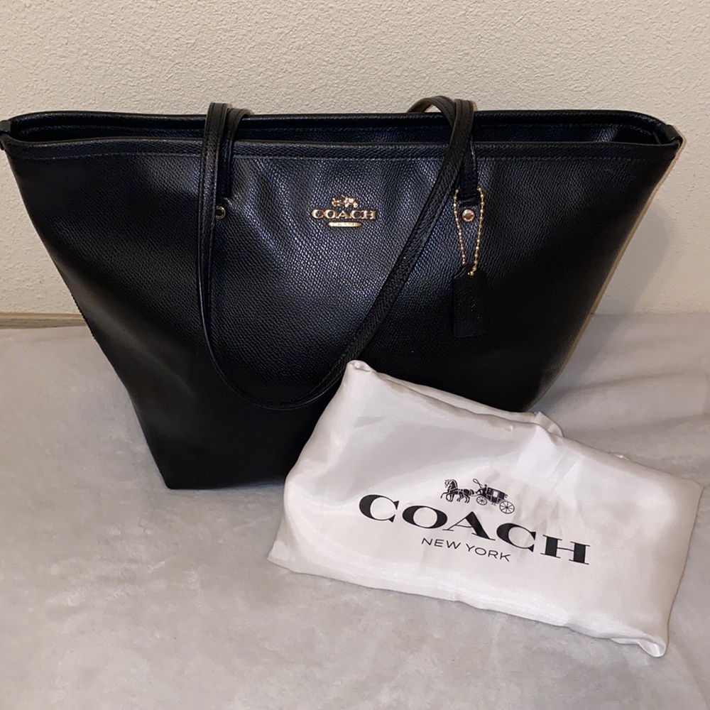 💯 SOLD 💯 Coach Taxi Tote